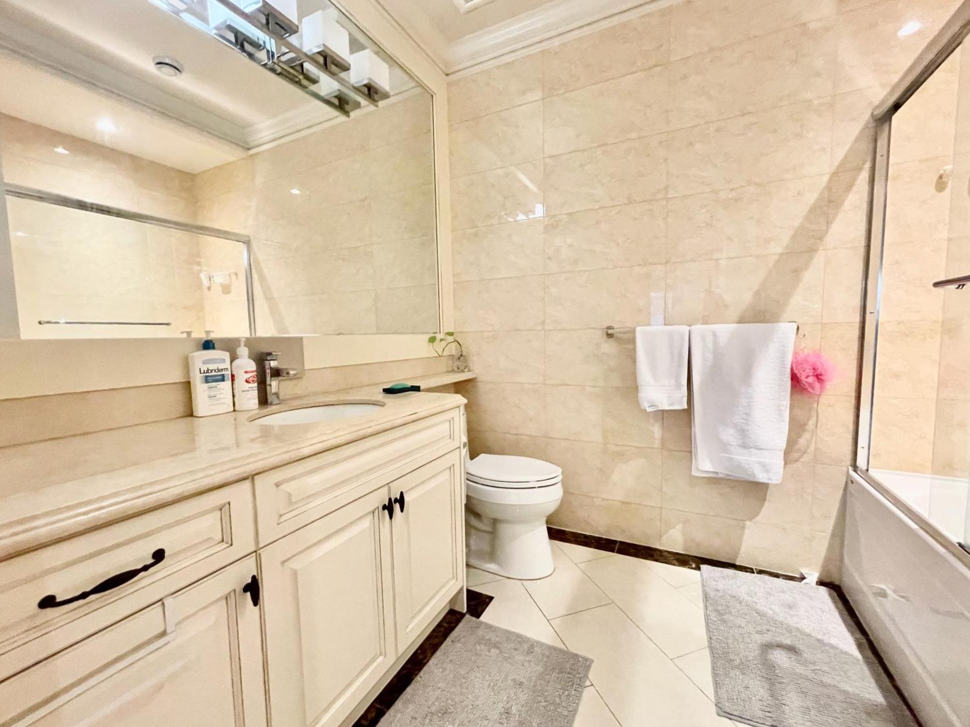 Vancouver Luxury Guesthouse 外观 照片